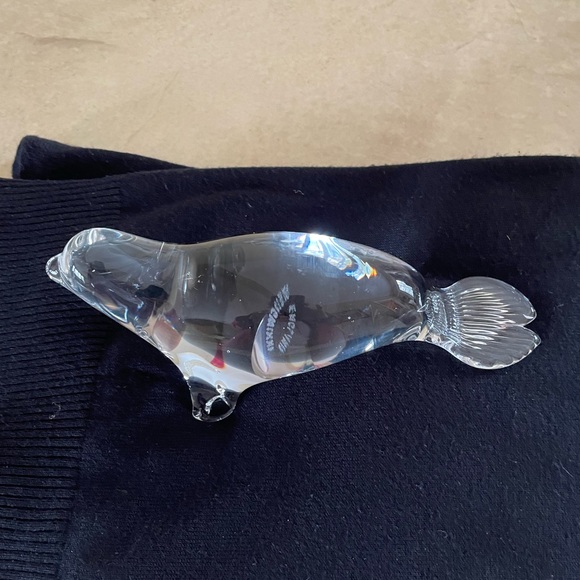 Wedgwood clear glass seal figurine - Picture 3 of 7